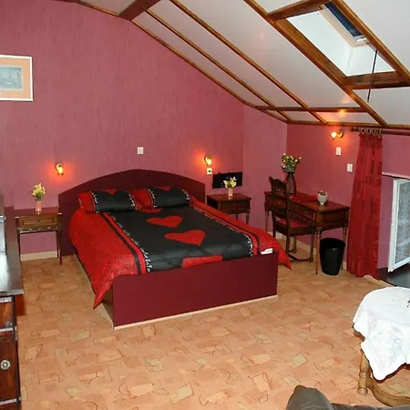 Mirage Nocleg ze śniadaniem 3*