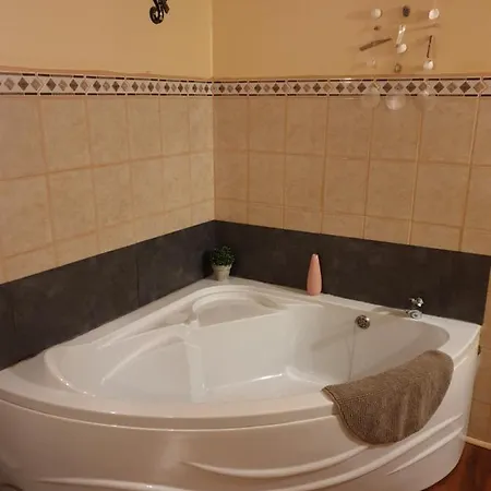 Mirage Nocleg ze śniadaniem